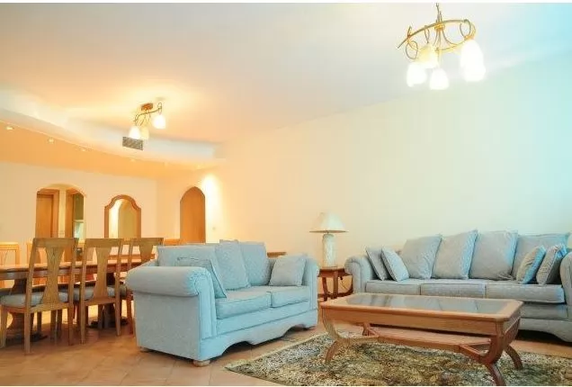 Wohn Klaar eigendom 2 Schlafzimmer F/F Wohnung  zu vermieten in Al Sadd , Doha #13642 - 1  image 